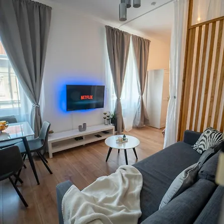 Center Mia Apartament *