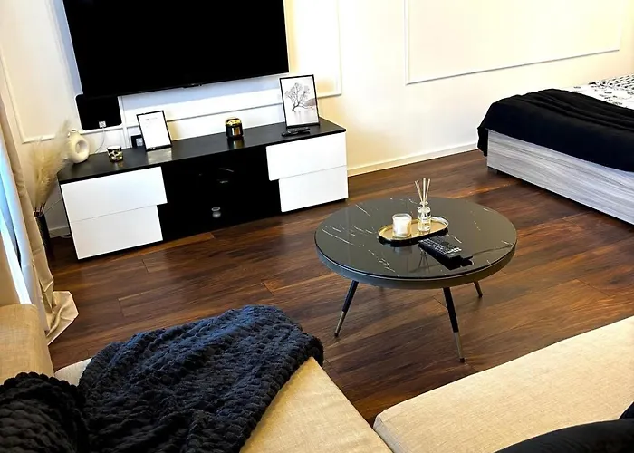 Apartment Center Mia
